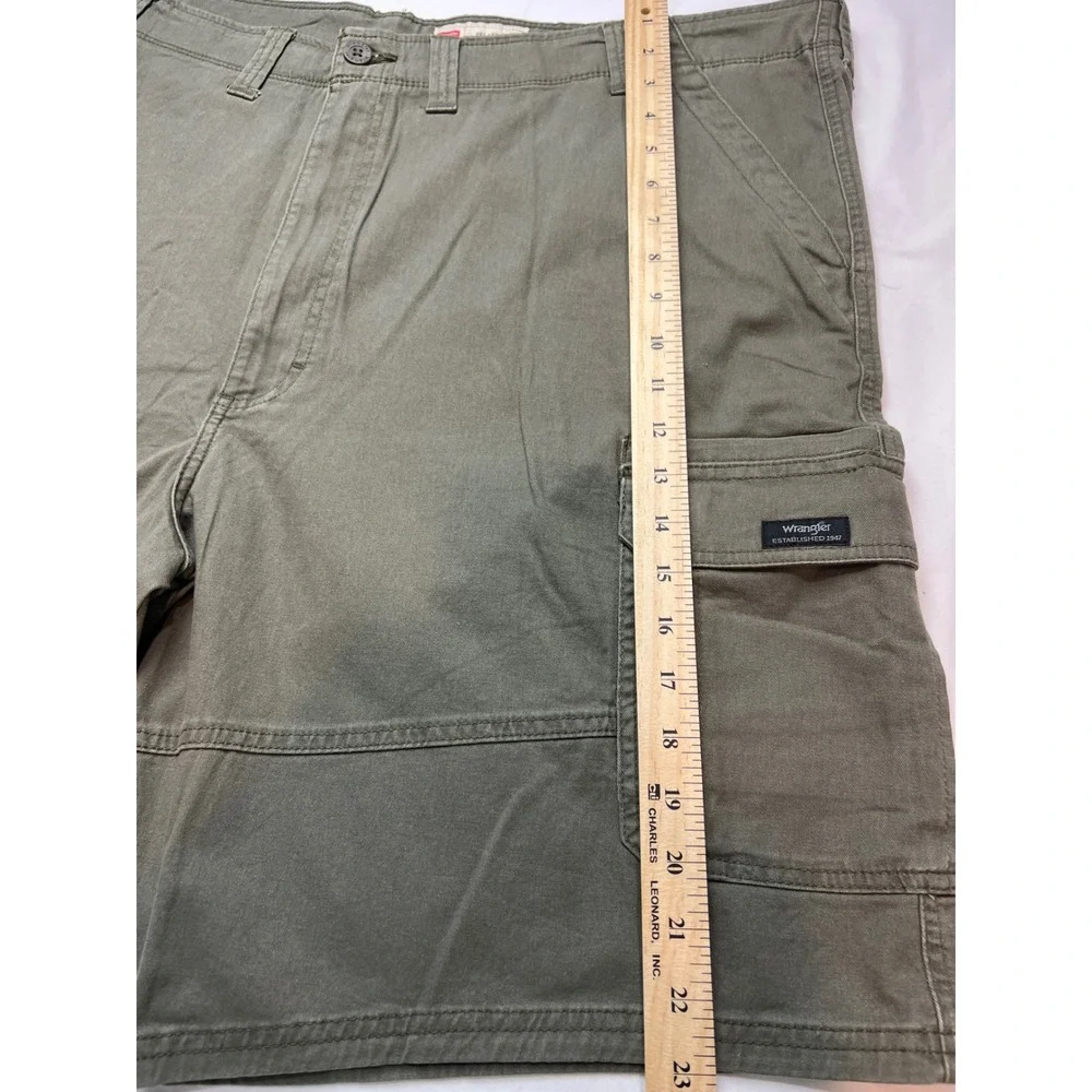 Wrangler Cargo Shorts Men 48 Green Relaxed Fit Natural Waist G6CXWOH Utility G18